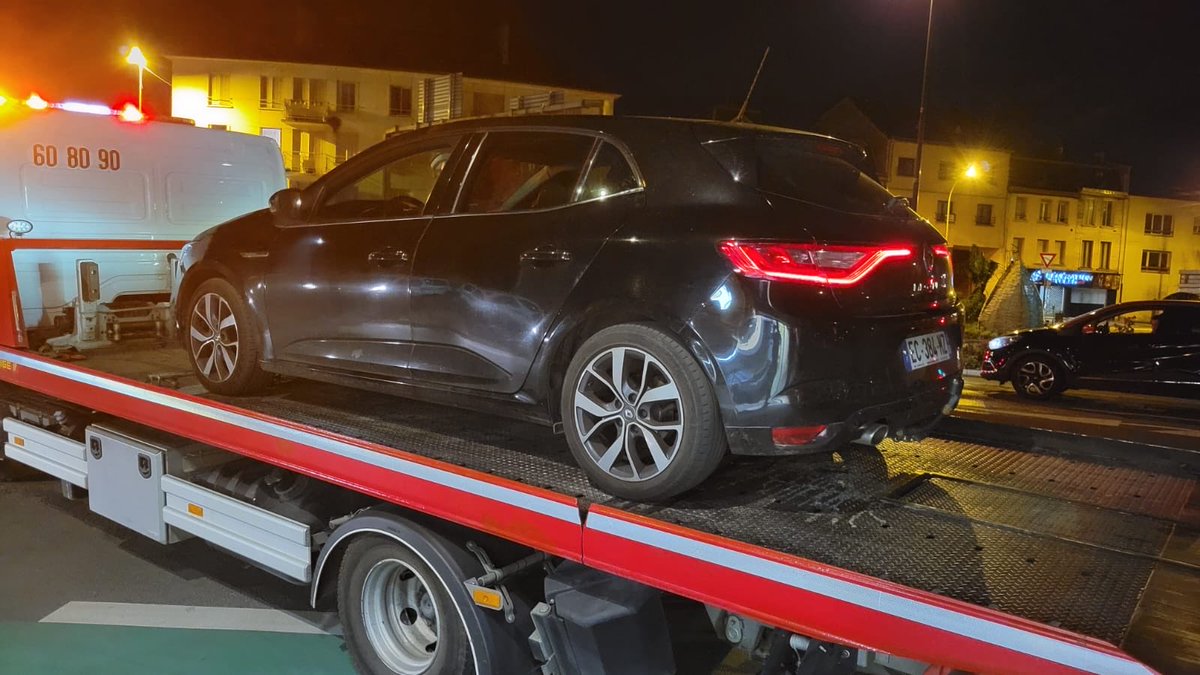 PoliceMuniCMZ08's tweet photo. 🚨Nouvelle infraction au #Codedelaroute 🚨
🚗 Hier soir, cours Briand, un #véhicule a été contrôlé à 96 km/h au lieu des 30 km/h autorisés : soit +66 km/h au-dessus de la limite.
☑️ Véhicule placé en fourrière.
‼️ Conducteur concerné : un jeune permis. https://t.co/a3tldwdomt