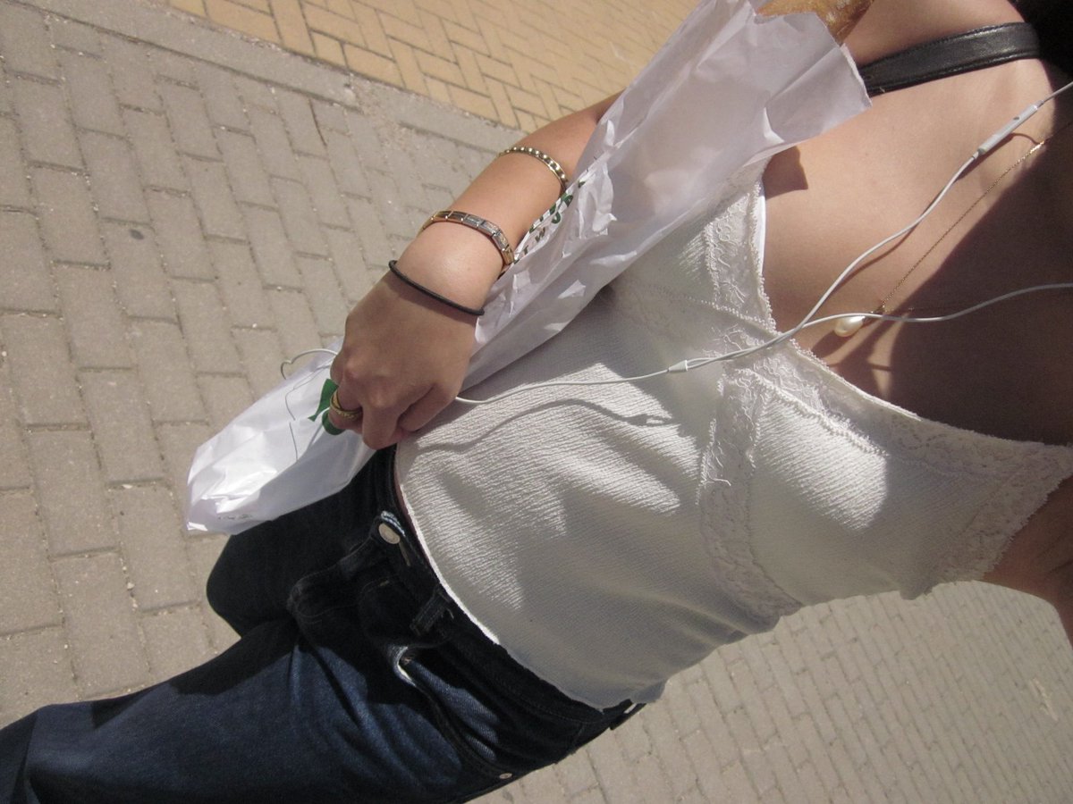 undether tweet picture