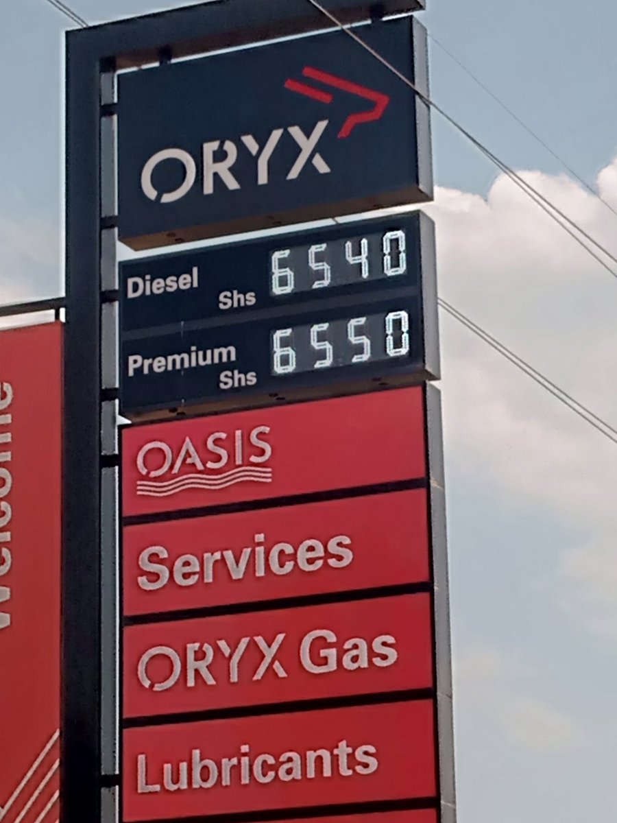 Bernardkwiri's tweet photo. Current fuel price in Kabale town. A few I managed to come across, the price of Petrol is seen at 6550ugx and 6590 Ugx. For shell @Shell Petrol is at 6600ug and diseasl at 6550ugx . @MEMD_Uganda https://t.co/r4XdA7Eja4