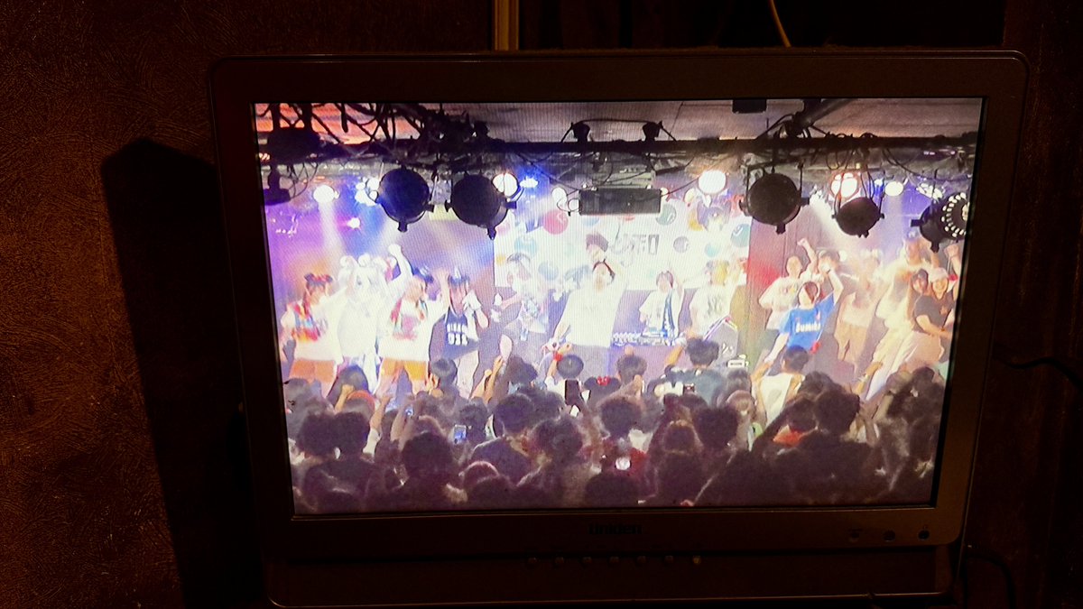 djkazu1025's tweet photo. TOMODACHI with DJ和
ありがとうございました！！！！

初めて来てくれた方もめっちゃ多くてホント嬉しかった！！
みんなで汗だくになって歌って踊るの楽しすぎるよね
きっとアーティストさんのライブとは全然違う形の楽しさがあると信じてます
 
いろんな曲を流したのでいろんな出会いになってくれていたら嬉しい

お疲れ様でした！！
2026年後半も楽しくやってこう