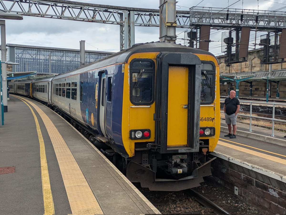 SteelCityDog_'s tweet photo. Train No.3 sees me head onto the Cumbrian Coast, a line I haven't travelled in 4 years, nevermind start attacking it in its entirety.
@northernassist 156489 took me from the City of the Lakes to Whitehaven. I can only really go one way now! #NorthernExplorer https://t.co/5nzAO8WnCd