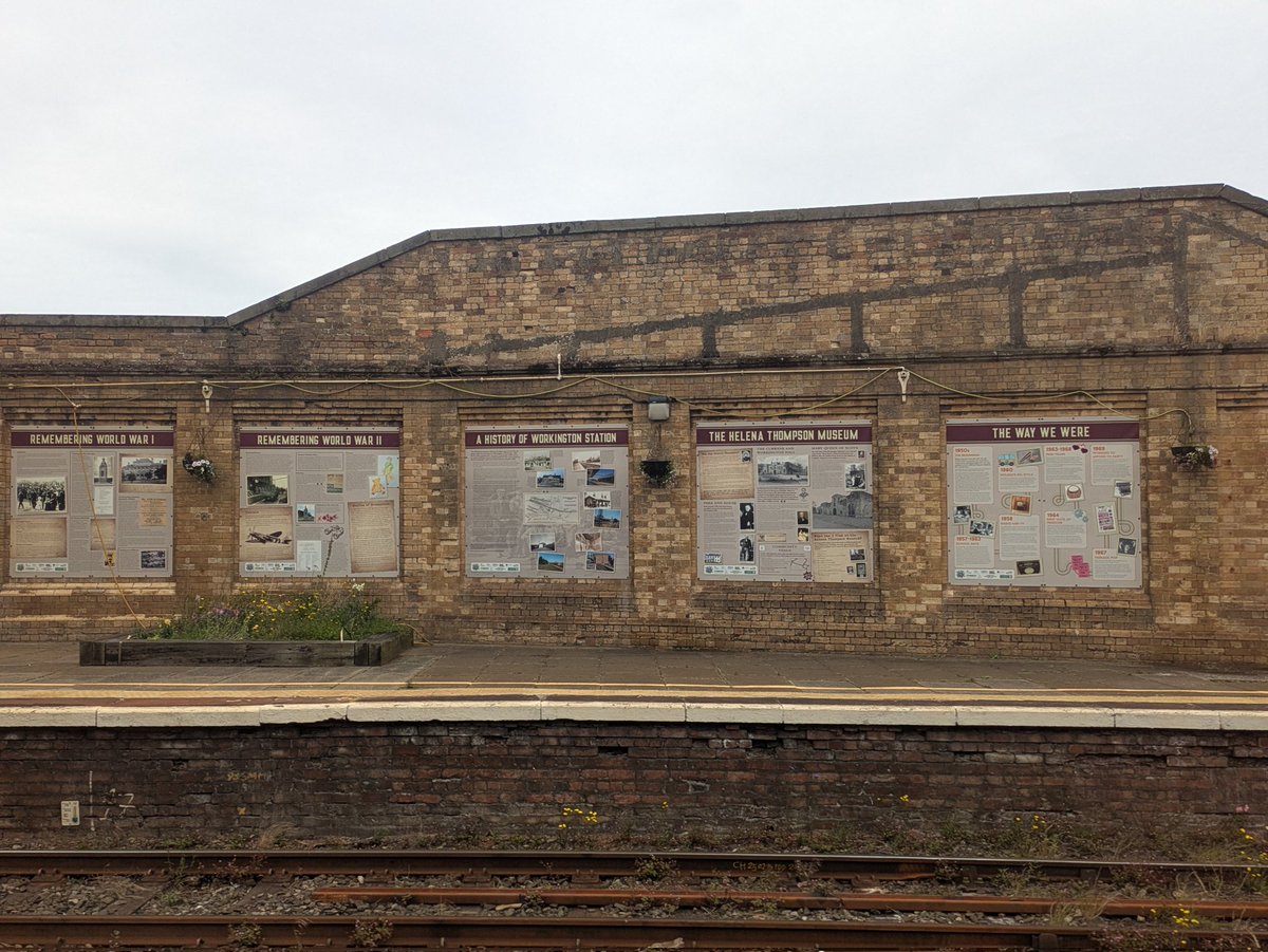 SteelCityDog_'s tweet photo. Train No.3 sees me head onto the Cumbrian Coast, a line I haven't travelled in 4 years, nevermind start attacking it in its entirety.
@northernassist 156489 took me from the City of the Lakes to Whitehaven. I can only really go one way now! #NorthernExplorer https://t.co/5nzAO8WnCd