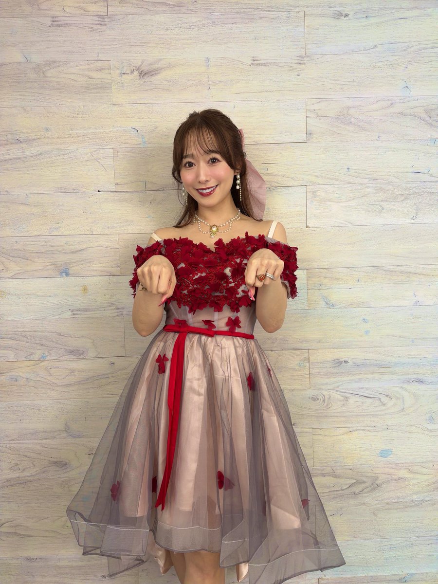 shiraishimarina's tweet photo. 船プレお越しくださったみなさま
ありがとうございました❣️

13周年月間の締めくくり🎉
とっても素敵なドレスで迎えられて感無量でした✨

14年目も沢山の素晴らしい景色を
まりりんクラブのみんなと見に行けることが
楽しみでなりません🩷

これからもよろしくね🥰💕 https://t.co/ctfh2w9vh6