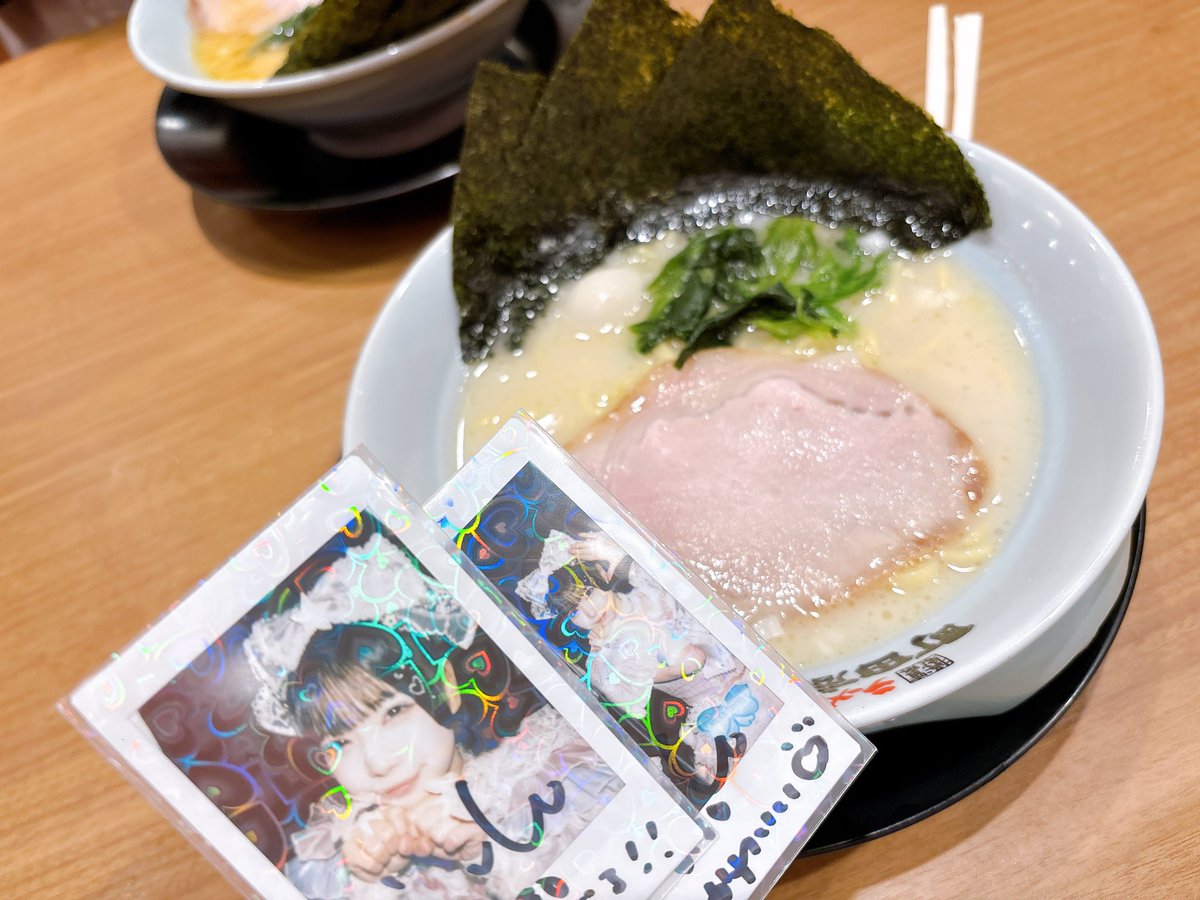 melodynon080's tweet photo. チェキ飯🍜🍥 https://t.co/9qNuqnHEW1