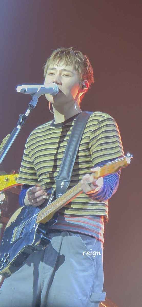reign_1616's tweet photo. 2 days since LV4 in Manila and i still can't move on 💛 https://t.co/hpBeEhOCzp