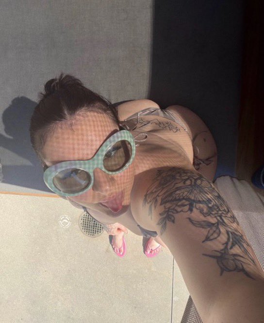 jadegotcurves's tweet photo. New glasses who this?

#pawg #assphat #curvy #nsfw #nsfwtwtًً  #cumcumlover #whorenextdoor #chudai #snowbunny #wataa #cumqueen #juicy #goon #gooning #bikini #Tattooedwoman https://t.co/PdhlzI6d7V