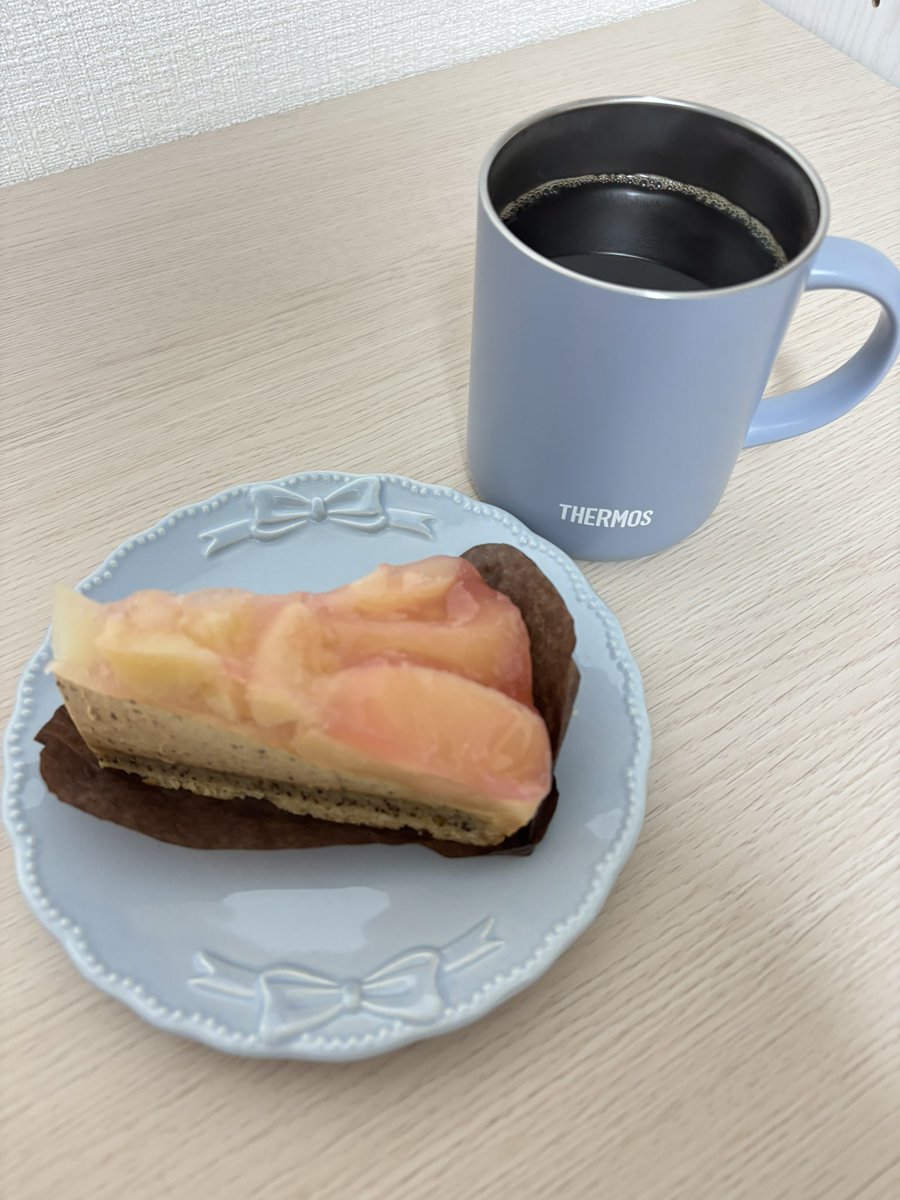 Ankoimo0621's tweet photo. 6/30
今日もローカロリー🙆‍♀️
食欲無さすぎてむしろ助かる😂
体重は41.9kgに戻ってた✨️最高✨️✨️
まだまだダイエット続けようかな🙄 https://t.co/GiQ0IqjVhY