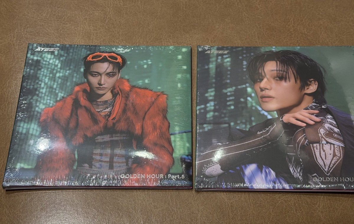 dkdk_snsn's tweet photo. ATEEZ GOLDEN HOUR Part.5 デジパック　交換

【譲】ソンファ（開封済）、ウヨン

【求】サン、ヨサン

郵送にて交換
お気軽にお声掛けください！ https://t.co/gfhzv73lnp