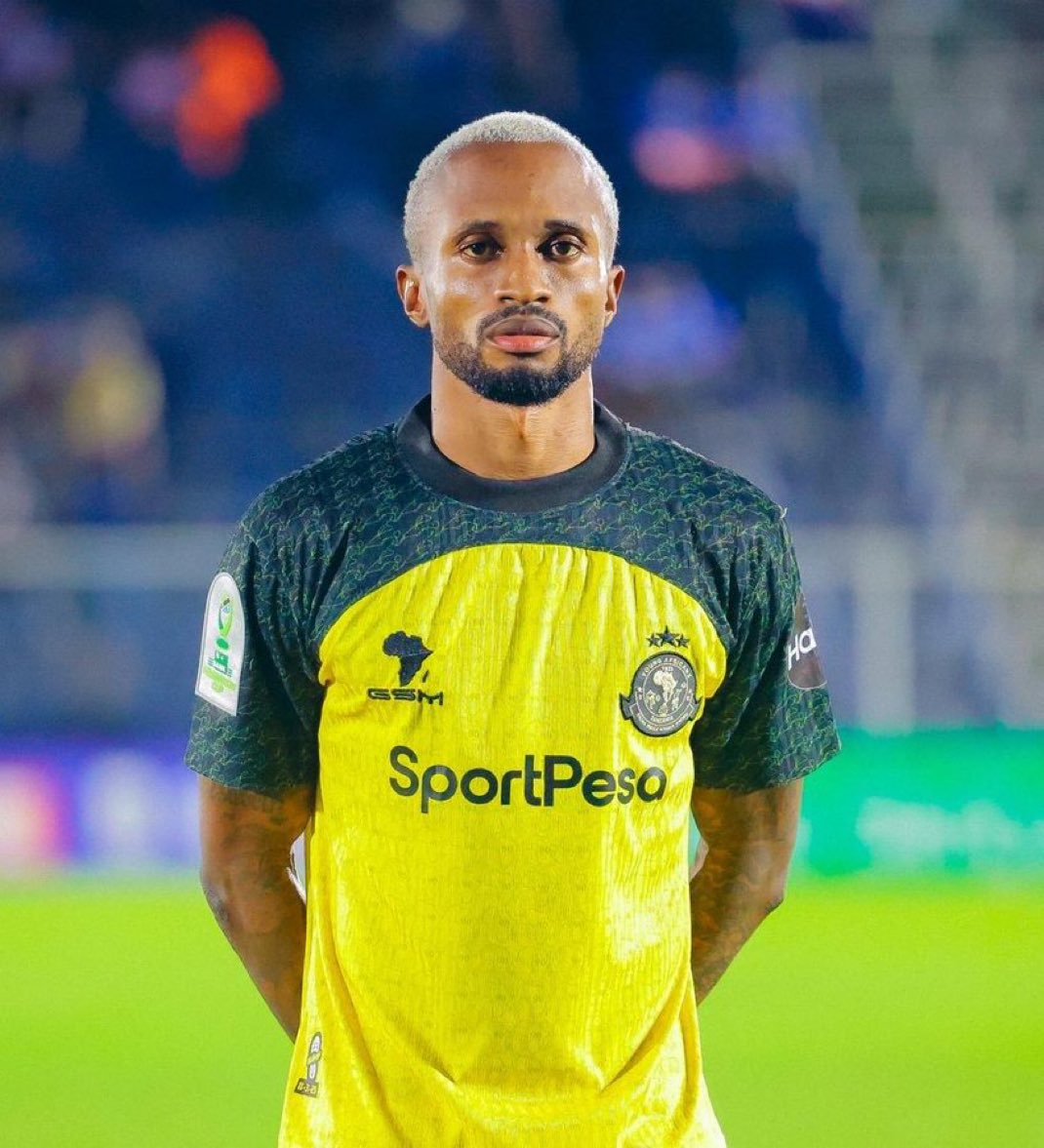 PresenterNoah's tweet photo. Kibongo bongo kwa injury kama hizi ndio baba jeni 

Get well soon Pacome https://t.co/vAZiftZiAT