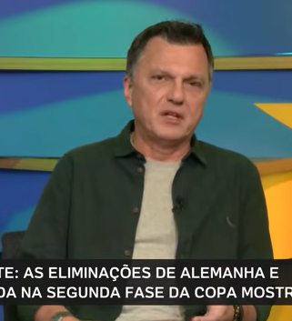 liberta___depre's tweet photo. Mauro Cezar Pereira no Posse de Bola, do Canal UOL, crítica estilo de jogo do Paraguai: "não me comove"

"O primeiro tempo da prorrogação a posse de bola do Paraguai foi de 10%. Eu não quero a bola de jeito nenhum. Se vira, fica com ela, eu vou ficar aqui. Eu, sinceramente, não me comove nem um pouco; é muito antijogo. Todo respeito ao Gustavo Alfaro, o trabalho dele. É demais. Não tem jogo, cara. Não me comove nem um pouco."

Via: @UOLEsporte 

📷Uol / 📷Reuters