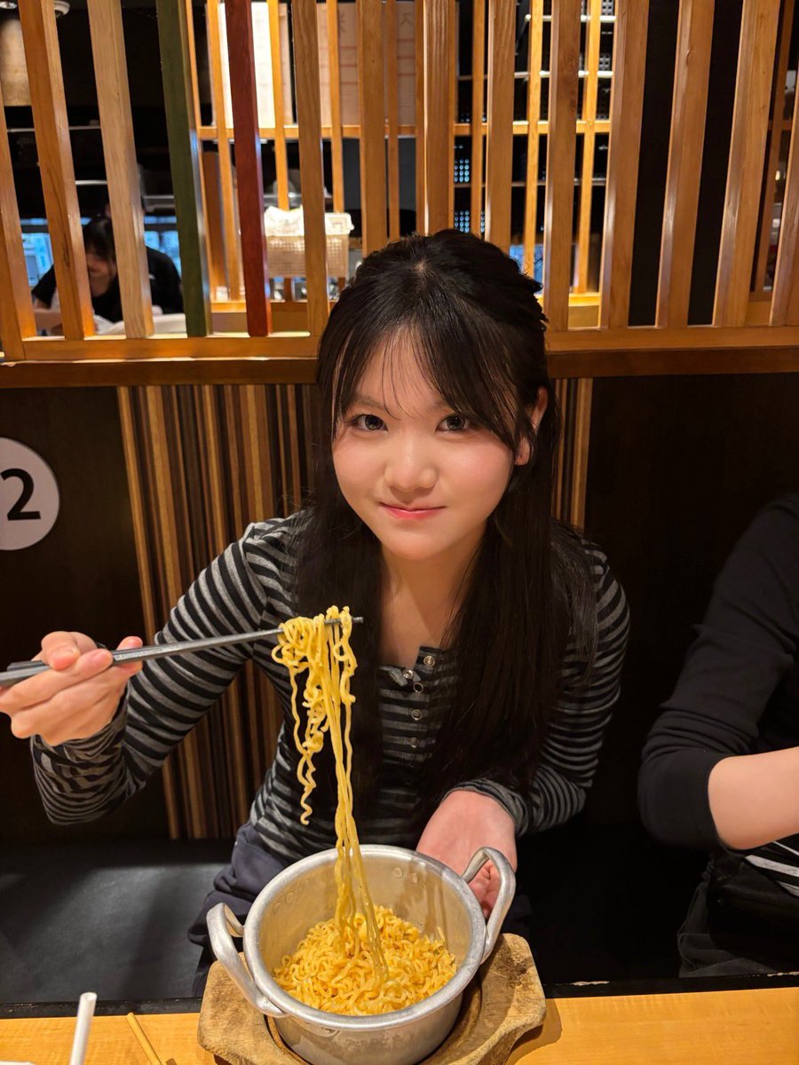 rie160220's tweet photo. 焼肉食べて✨
元気になった╰(*´︶`*)╯♡
この後デザート🍨😋
#森田咲空
#アデッソ
#adesso
#14歳 https://t.co/D8K2mgzSQZ