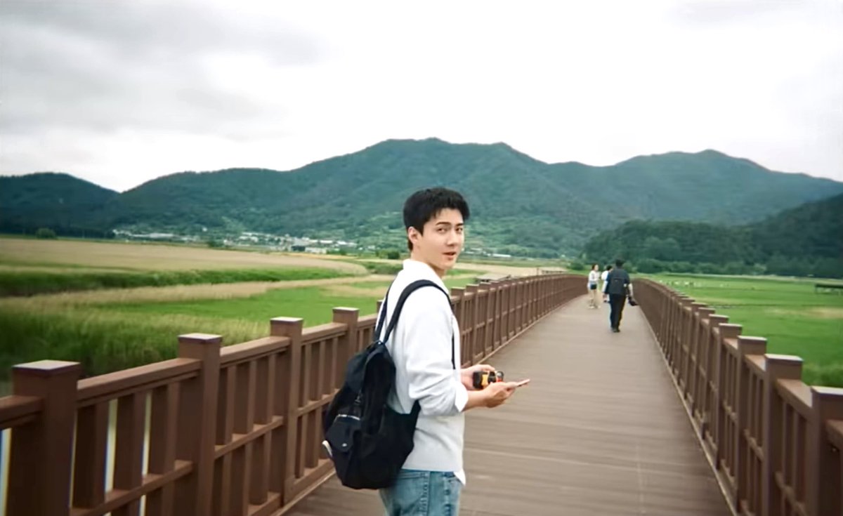 milkteus's tweet photo. boyfriend shots of sehun, taken by jongin 🫶🏻 https://t.co/NVvk0SuluN