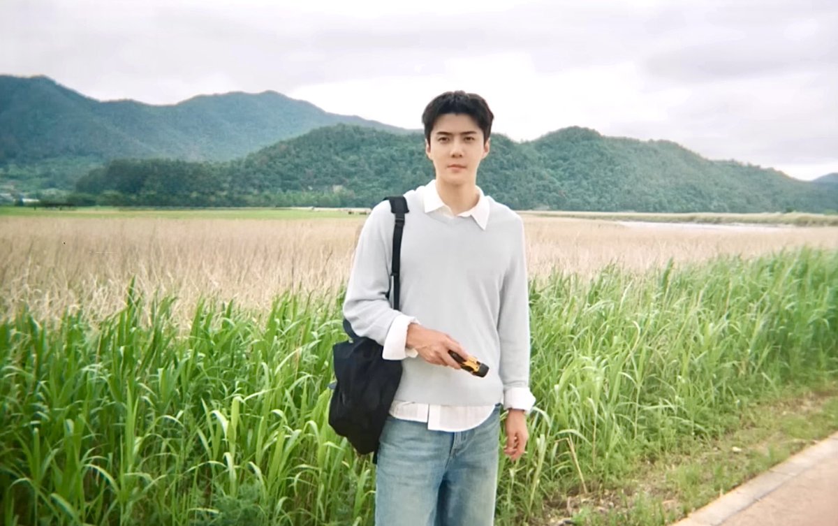 milkteus's tweet photo. boyfriend shots of sehun, taken by jongin 🫶🏻 https://t.co/NVvk0SuluN