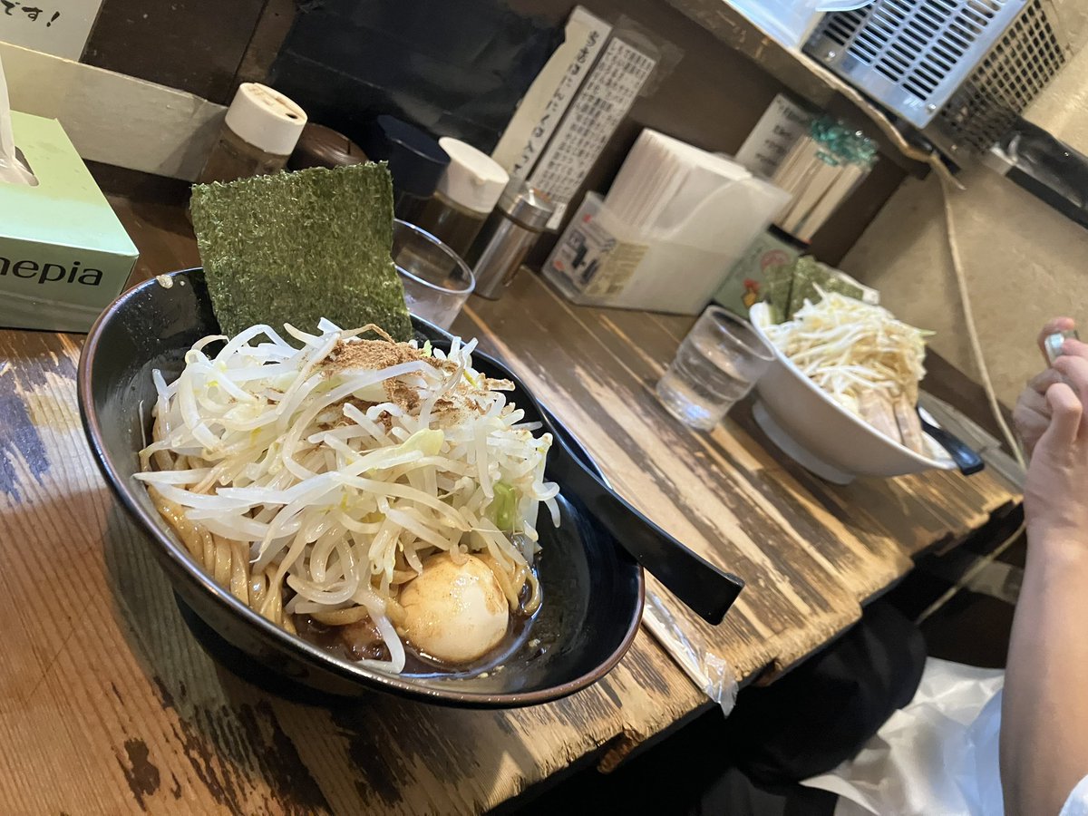 Akkey_bass's tweet photo. 明日の初ライブのリハーサル練してきた！
明日は頑張る💪 https://t.co/ZNcziyZXfu