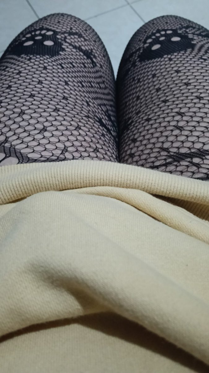 FemboyHounted's tweet photo. Soft thighs, cute vibes, and lots of love for my Fantasmitas~ ♡

#Femboy #Thighs #CuteBoy #SoftBoy #KawaiiBoy #AltBoy #Eboy #Fantasmitas #Selfie #PinkAesthetic https://t.co/LtyoX0fiid