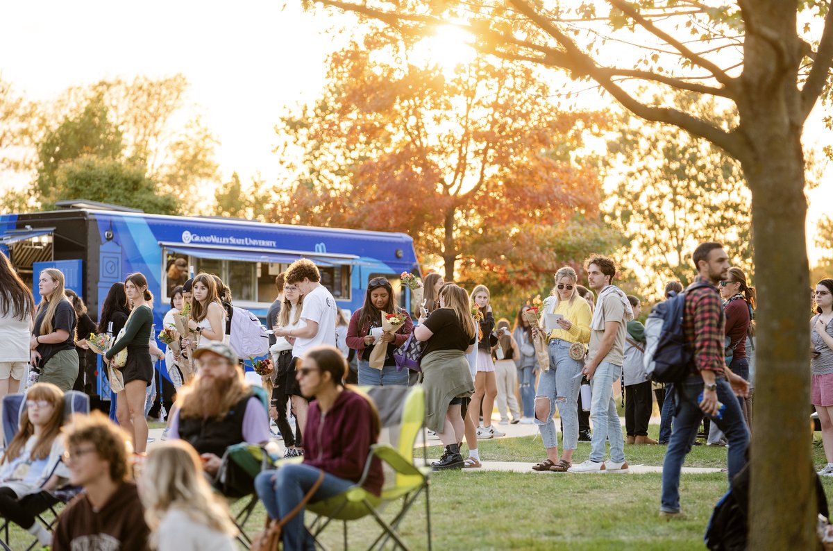 PhillyGVPres's tweet photo. Music will be in the air on our Valley Campus with the Summer Concert Series at Cook Carillon Tower. Over the next six weeks, touring carilloneurs will perform at the tower for a free concert on Tuesday evenings. The concerts kick off today! https://t.co/vN4EVbTvDv