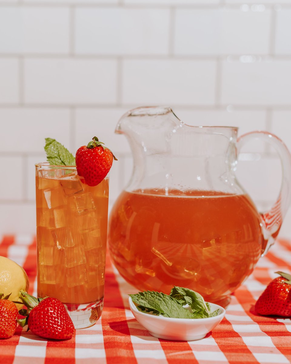 RedRoseTeaUS's tweet photo. June heat calls for something cool—enter iced tea 🧊 What’s your perfect add-in: lemon, strawberries, mint, or just keep it classic? https://t.co/lQ008EdONB