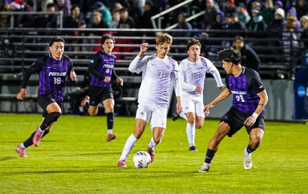 catapultsports's tweet photo. No. 16 seed. A field of 48. Nobody had Furman on their radar.
Then came a 14-match unbeaten run, the longest in the country, and a spot in the NCAA College Cup semifinals.

Catapult Vector Core replaced guesswork with precision data. Players stayed fresh, injury risk dropped, and the team peaked at the right time.

The result? Sharper decisions and players who own their development.

See More. Know More. Coach Better.

Find out more here: https://t.co/628ecQv9em

#CatapultSports #CoachBetter