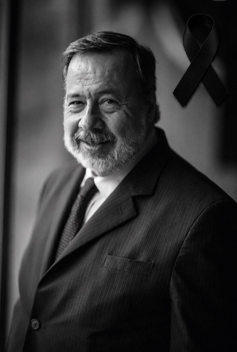 Indepaz's tweet photo. Lamentamos el fallecimiento de Gustavo Gallón. Su vida fue ejemplo de compromiso ético con la defensa de los DDHH, la justicia y la dignidad de las víctimas. Su legado seguirá inspirando a varias generaciones. 
Solidaridad con su familia, amistades y colegas. Paz en su memoria. https://t.co/9gO6e3wylm