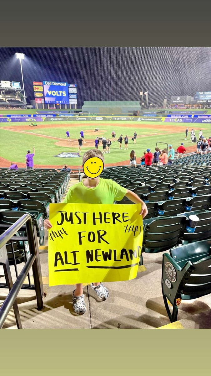 noellekinberger's tweet photo. Had the BEST time at the @AUSL_Volts  game Saturday night! We’re loving this professional softball league.

Thank you @ali44newland for making our night! We’ll always be fans of yours. #foreverLSU https://t.co/hiksGxL8vj