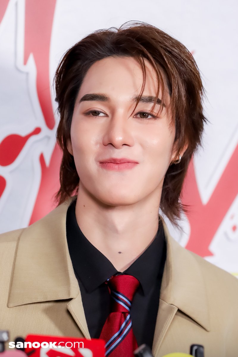 Sanook's tweet photo. สกาย-นานิ ช่วงสัมภาษณ์ ก่อนส่งท้าย “WU อู” ไปด้วยกัน✨ ในงาน WU DESTINY FAN PARTY 

🔗https://t.co/62kEu4n0fO 

#WUTheSeries
#WUDestinyFanParty
#WUTheSeriesFinalEP
#skynani #สกายนานิ
#skywongravee #hirunkit_
#sanook https://t.co/XbDRX4UAjY