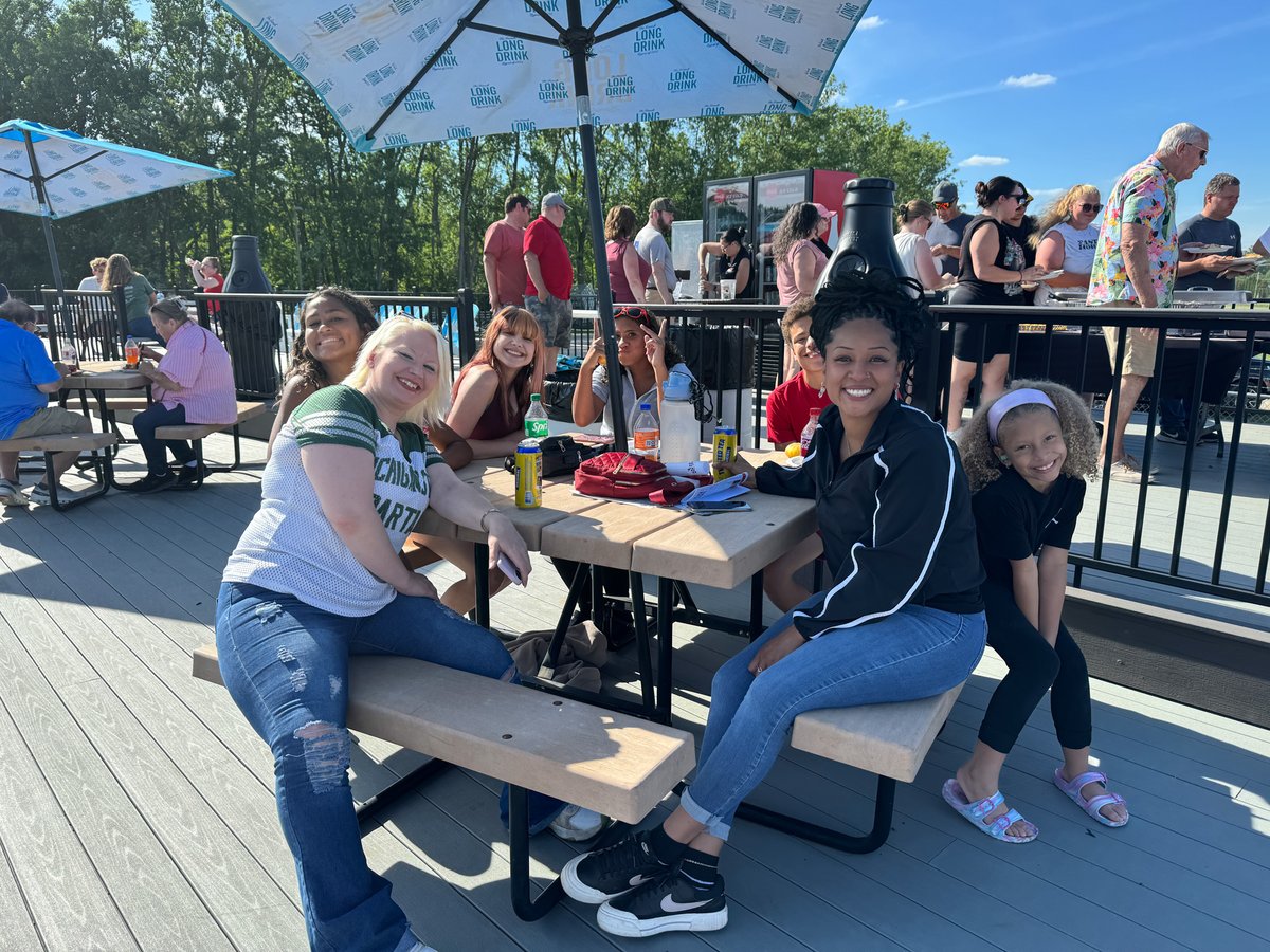 bergerchevy's tweet photo. Saturday was our annual Berger Team outing at @BerlinRaceway, and our team had a blast!🏁As a proud sponsor of the track, we enjoyed our time on the Turn 2 Deck watching the 5th Annual Great Lakes Classic Supermodified Weekend. Thank you to Berlin Raceway for hosting our team! https://t.co/ZwELwbZunE