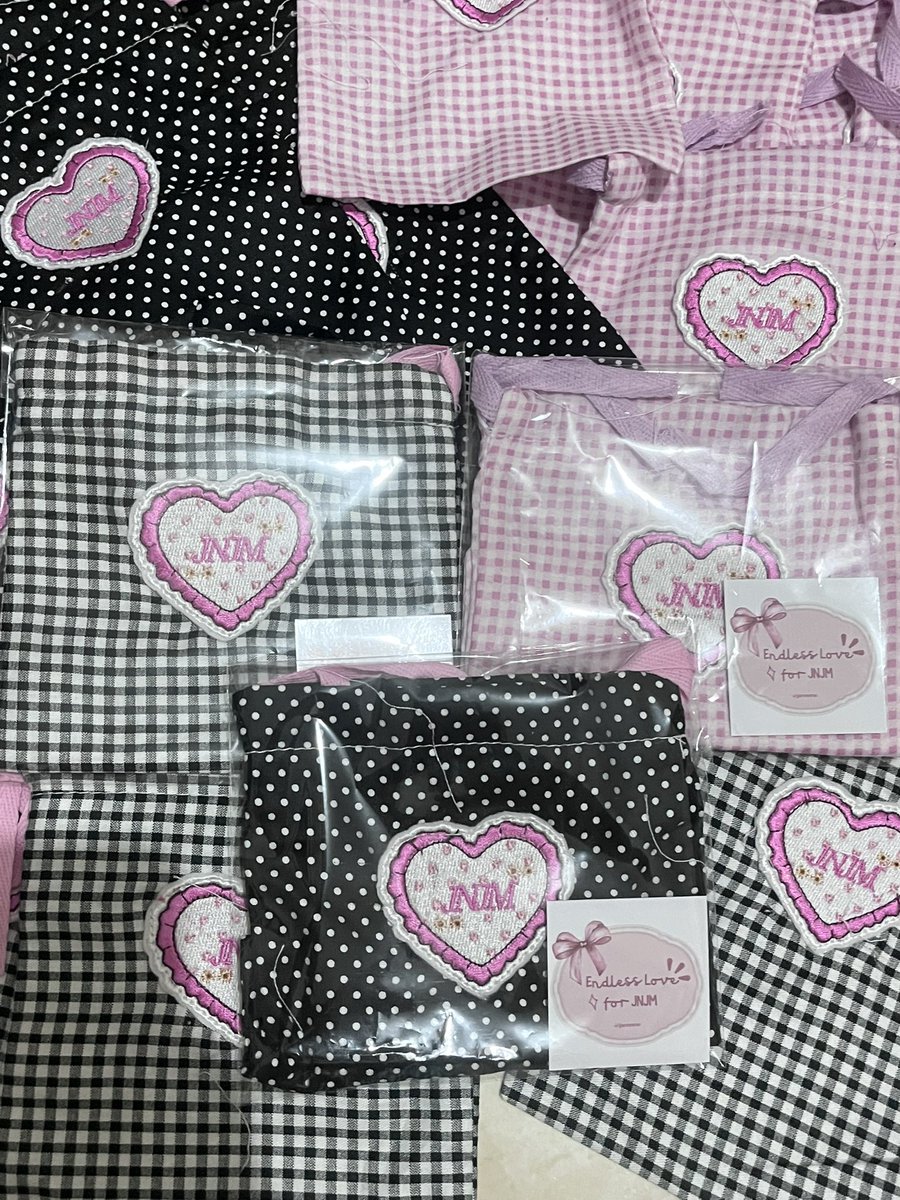jaemorae's tweet photo. ✨Freebies NCT JNJM Jakarta ✨

🫶🏻   Pouch Make Up
📍Tennis Indor senayan
 ⏰4,5 Juli 2026 
❗️How to get : 
- find me and say “Hii” 
- rt &amp; like are appreciated 
- kindly tag me if you get!

#DUALITY_IN_JAKARTA
#NCTJNJM_DUALITY https://t.co/viaOQenxtN