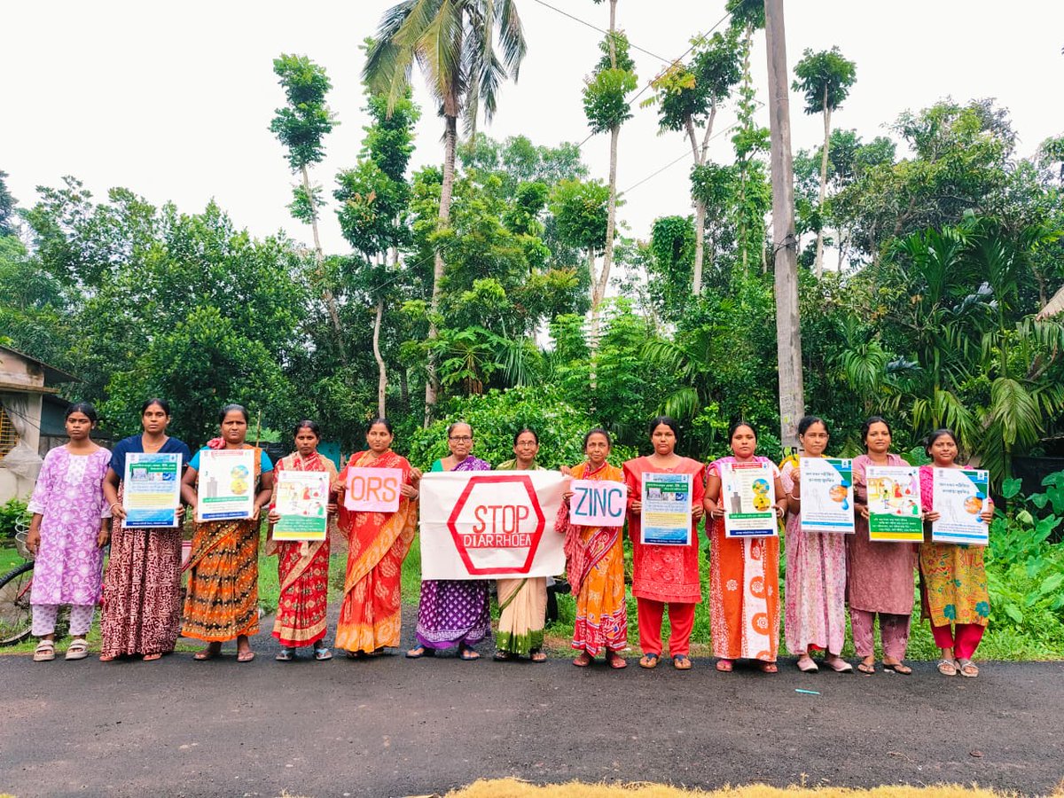 n24pgs_phed2023's tweet photo. Stop Diarrhoea awareness Campaign 2026 conducted at DAULATPUR village, BHURKUNDA Gram Panchayat of HABRA-II Block, North 24 Parganas District, West Bengal .
#StopDiarrhoea2026
@GowbPhe
@egiye_bangla
#HarGharJal
#MoJSDDWS
#JalJeevanMission
#WestBengal #JJM https://t.co/SHQZArTWW2