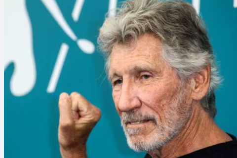 SebastianRochaZ's tweet photo. 🔹El amigo Roger Waters es super bueno para venir a Latinoamérica a apoyar a todos los gobiernos y regímenes de izquierda, férreo defensor del chavismo y de Nicolás Maduro.

Pero es super malo para apoyar a Venezuela en su momento mas difícil, ninguna palabra, ningún tuit @rogerwaters.