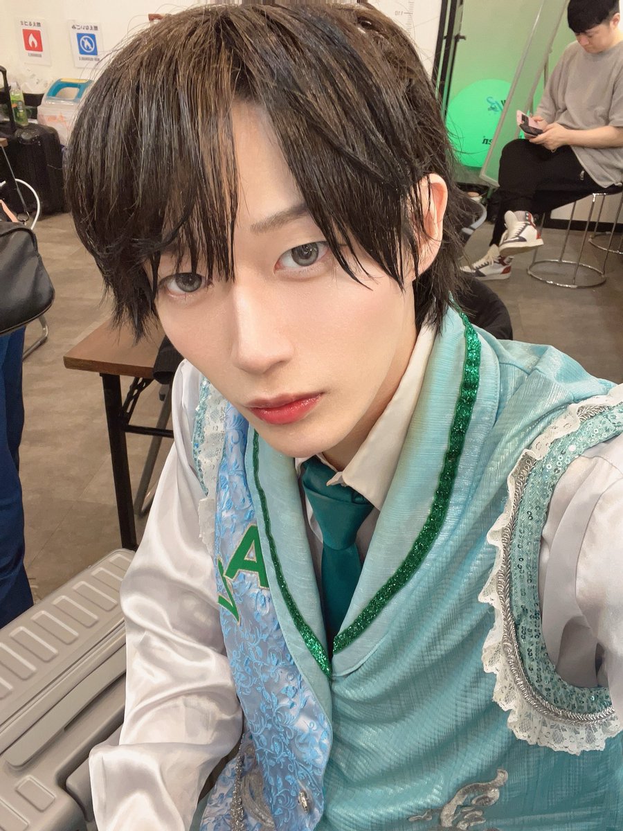 AzLAND_shoyo's tweet photo. 本日の音楽劇場ありがとうございました🤲🏻

雨降ってなくて良かった😇6月ラストのライブ会いに来てくれたみんな本当にありがとう💚ペンライト振ってくれた子もありがとう🤩ライブ楽しかった〜☀️

明日は、せばすちゃん！
S.U.B TOKYOさんにて
🎤18:35~からのライブになります
絶対会いに来てね💚 https://t.co/R7gYfsBgO7