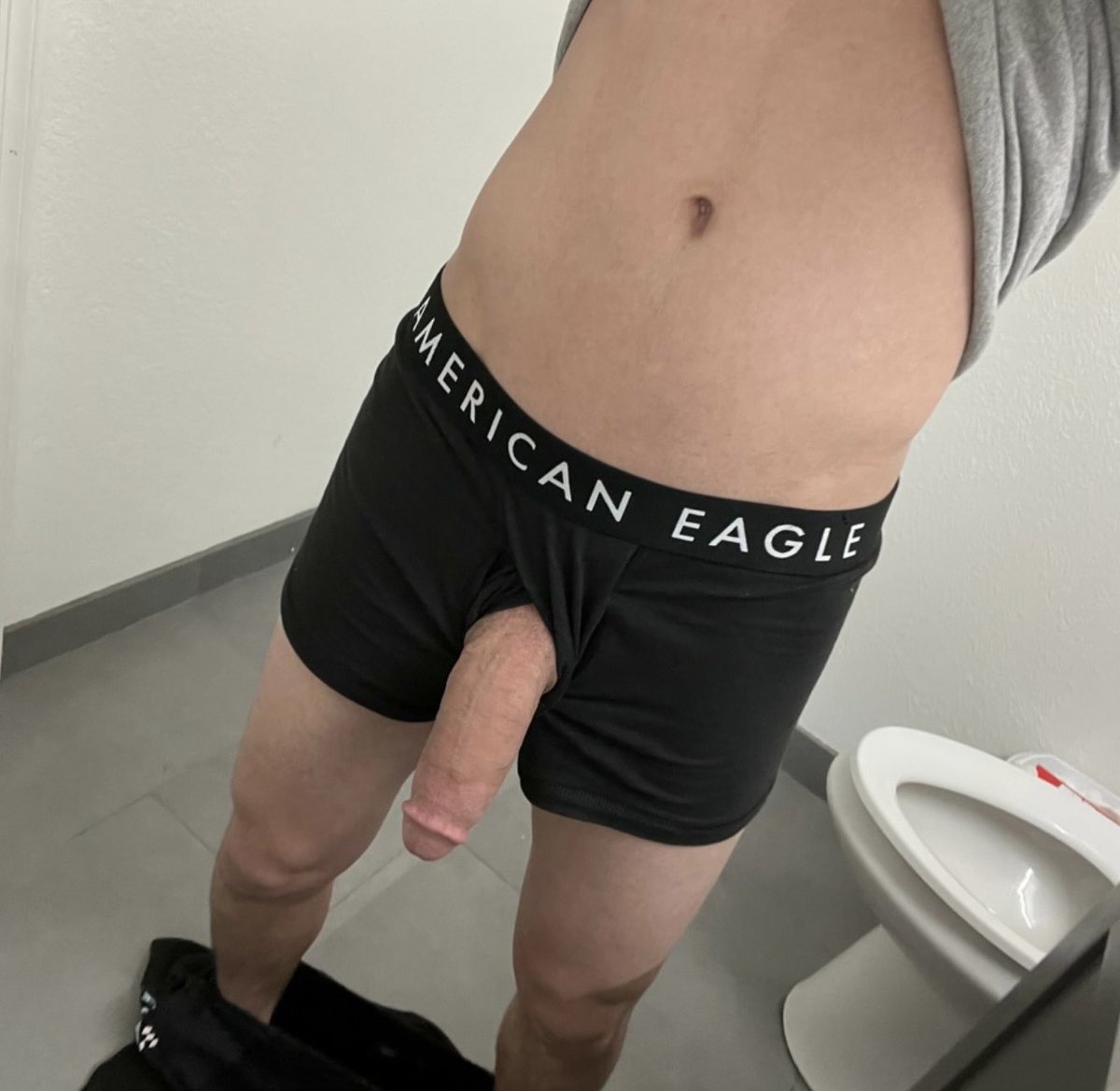 BrainSperm11's tweet photo. Just hangin out 🖤 https://t.co/Ozk3PALsYW