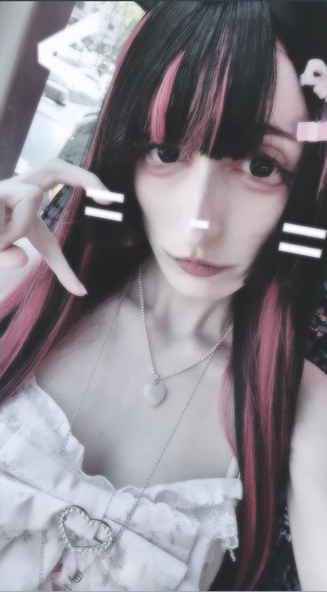 strawberryycos's tweet photo. Ootd (｡-ω-)♡ 
I love this setup!! https://t.co/t8LgkpBJBF