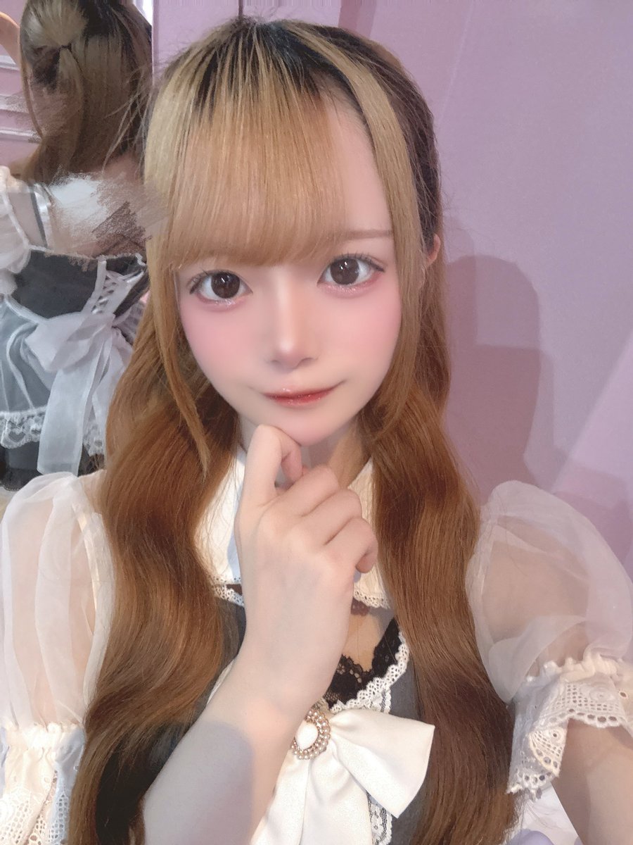shiki_connect's tweet photo. ♡7月前半お給仕♡

7月、実はお誕生日月、、です、、(小声)
学業が忙しくて2日しかいないです😭😭とってもとっても頑張るので、応援しててね😭😭😭2日、会えたらうれしいな〜〜〜 https://t.co/I4u7ELxIqr