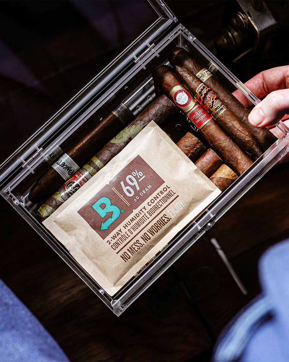 BovedaInc's tweet photo. 🔐 Boveda 69% RH—your go-to humidity for airtight acrylic cases &amp; high-performing wood desktop humidors.

🔼  Shop link in bio

 #DesktopHumidor #CigarStorage #CigarCommunity #Boveda #LoveYourCigars https://t.co/ZqwdeK2d3a
