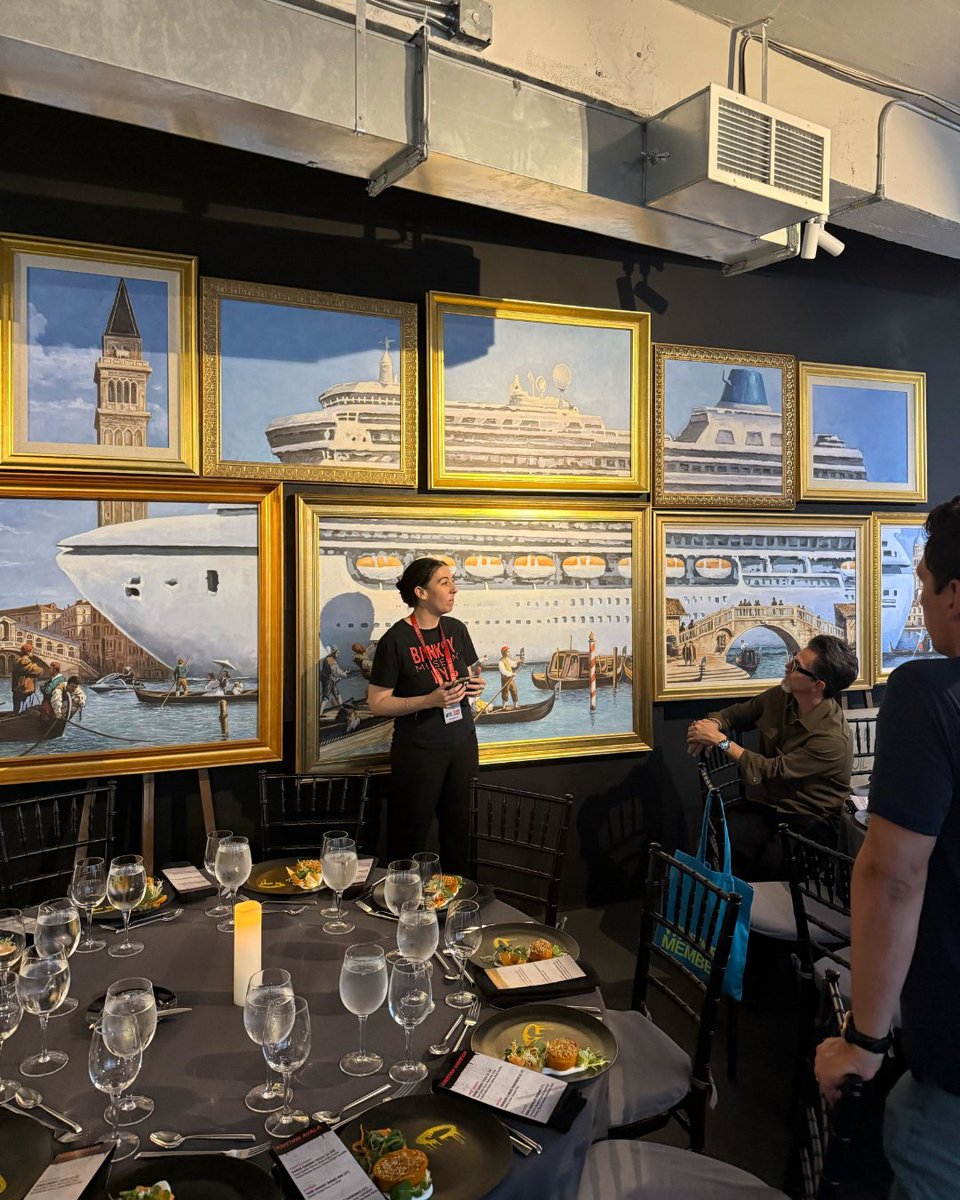 kustomer's tweet photo. Last week, we brought together a select group of enterprise commerce leaders for dinner inside the Banksy Museum.

The brands building right now aren't waiting for the old playbook to come back. They're building where competitors aren't looking. 

The conversation will continue! https://t.co/Uk4eePpatY
