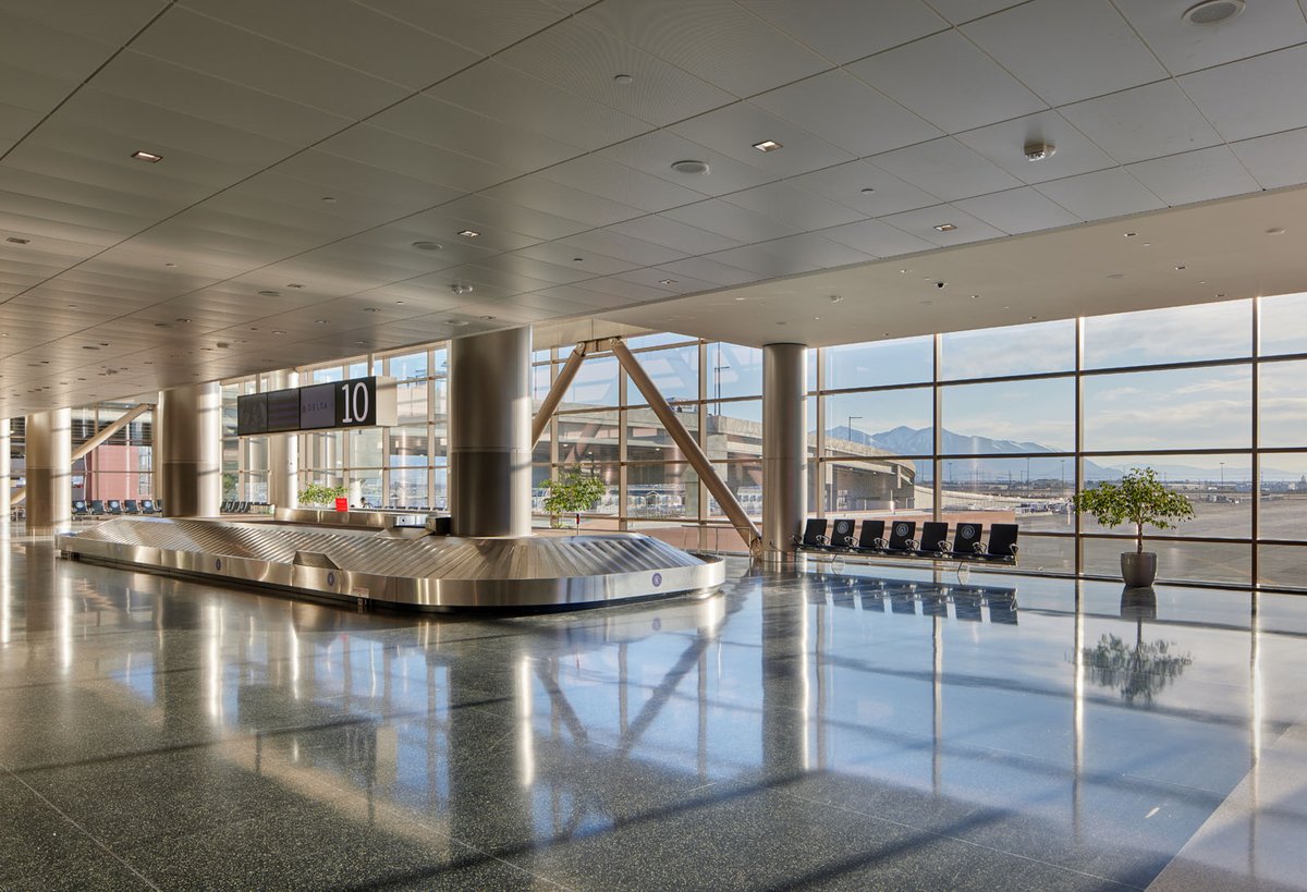 FryReglet's tweet photo. Some details stand out; others strengthen their surroundings. Our custom column covers at Salt Lake City Airport create a clean, cohesive design where performance meets style. Learn more → https://t.co/jeRTObKLRt 
#FryReglet #ArchitecturalMetal #ColumnCovers https://t.co/I8iqVrItOP
