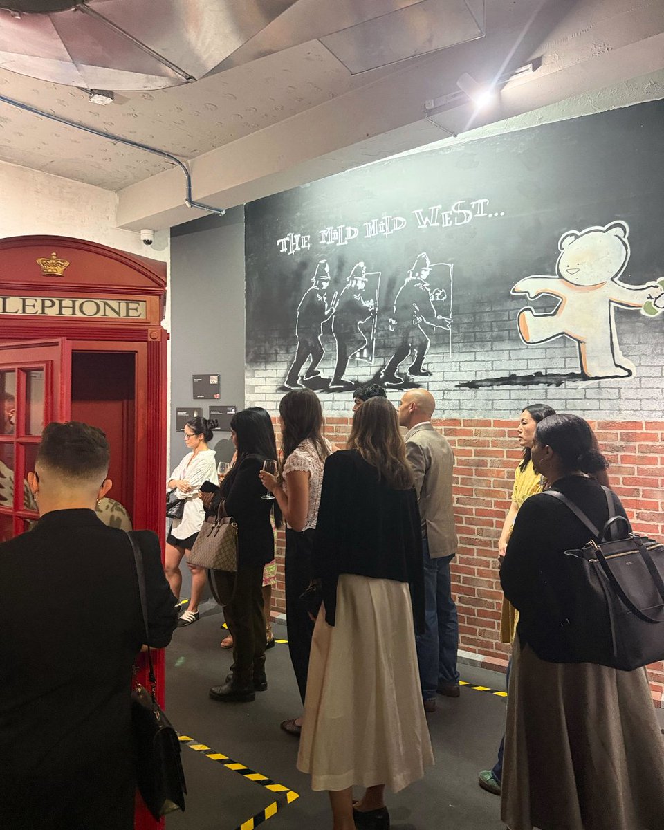 kustomer's tweet photo. Last week, we brought together a select group of enterprise commerce leaders for dinner inside the Banksy Museum.

The brands building right now aren't waiting for the old playbook to come back. They're building where competitors aren't looking. 

The conversation will continue! https://t.co/Uk4eePpatY