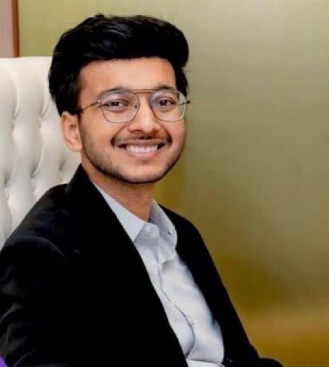 NewsAlgebraIND's tweet photo. 🚨 Siya Goyal's Father -

"I'm not keeping well. But look I reopened my shop today after six days because I couldn't bear sitting at home. 

I also have a few customer orders that need to be completed"

Soon, everyone will move on with their lives. But what about Ketan, who lost his life and still seeks justice?