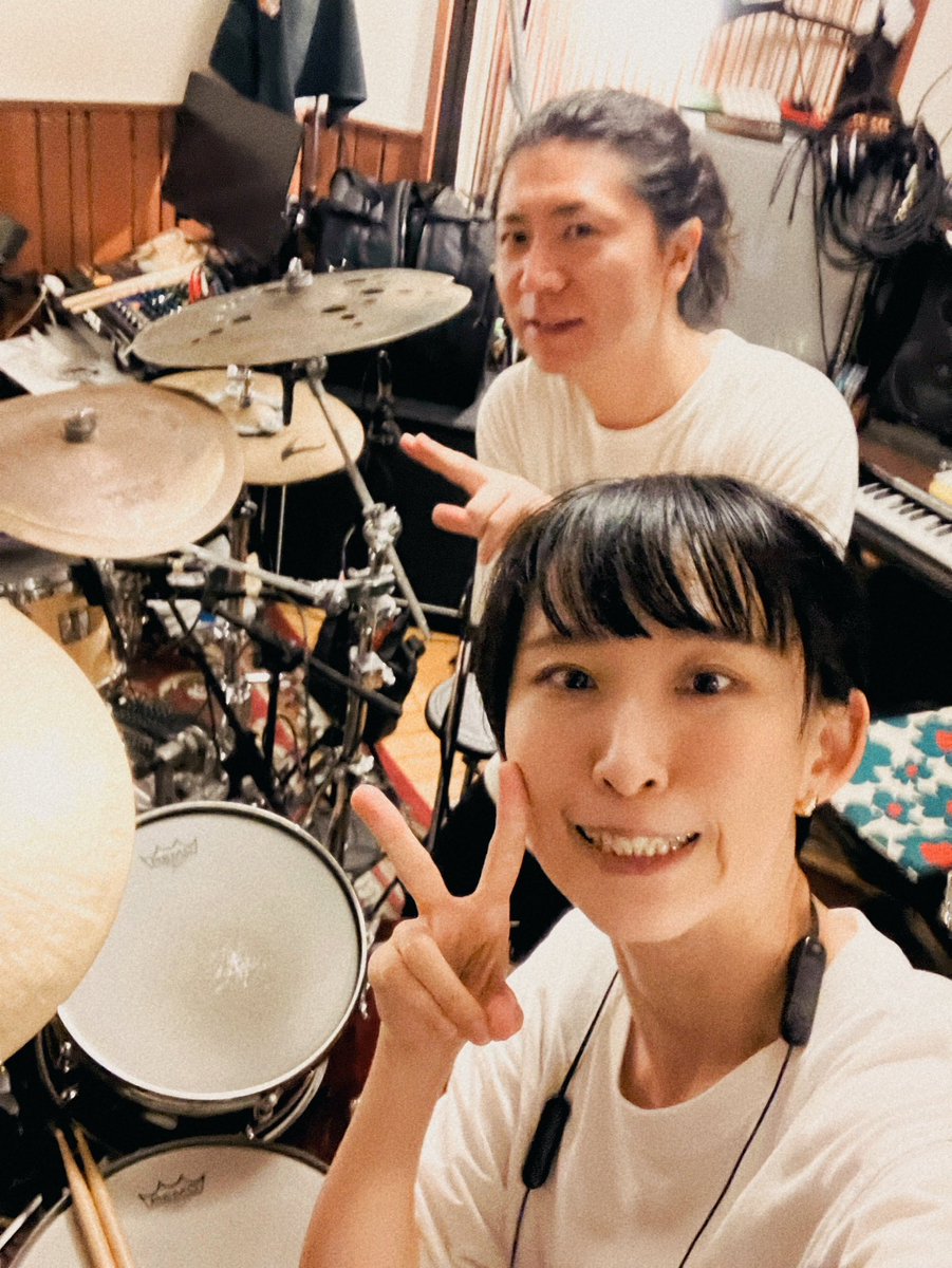 amamori_info's tweet photo. 久しぶりにわたべさんとこ来たら穴だらけになってた。
8/11(火)本間太郎パイセン追悼公演、あまもりもピアノ弾きます🙋 https://t.co/gBHEmauGMd