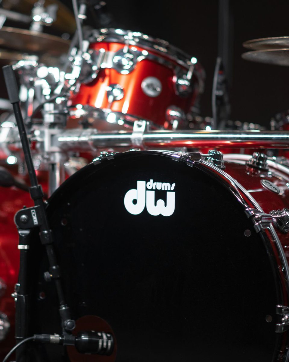 DrumChannel's tweet photo. What is the system behind @ThomasLangdrum's consistency, control, and development as an artist at the highest level? 🤔🏆 

Check out Thomas Lang's Practice Rules on his "How and What to Practice" course on https://t.co/BoJMUJcCsX 💪
https://t.co/DqFGWqXy8I 

#drumchannel https://t.co/2ZDiUXqkvK