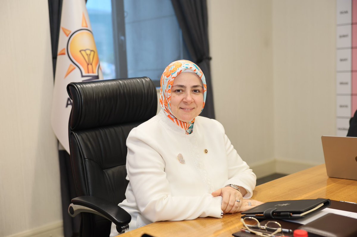 AKKADINGM's tweet photo. 📍AK Parti Genel Merkez 

Kadın Kolları Merkez Yürütme Kurulu (MYK) toplantımızı Başkanımız Sayın @tugbaisikercan başkanlığında gerçekleştirdik. https://t.co/JeMELWs1n1