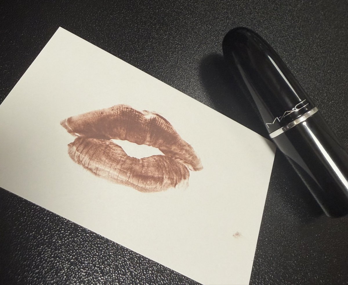 mizore2111's tweet photo. 💋💄 https://t.co/HIkpyhTpAG