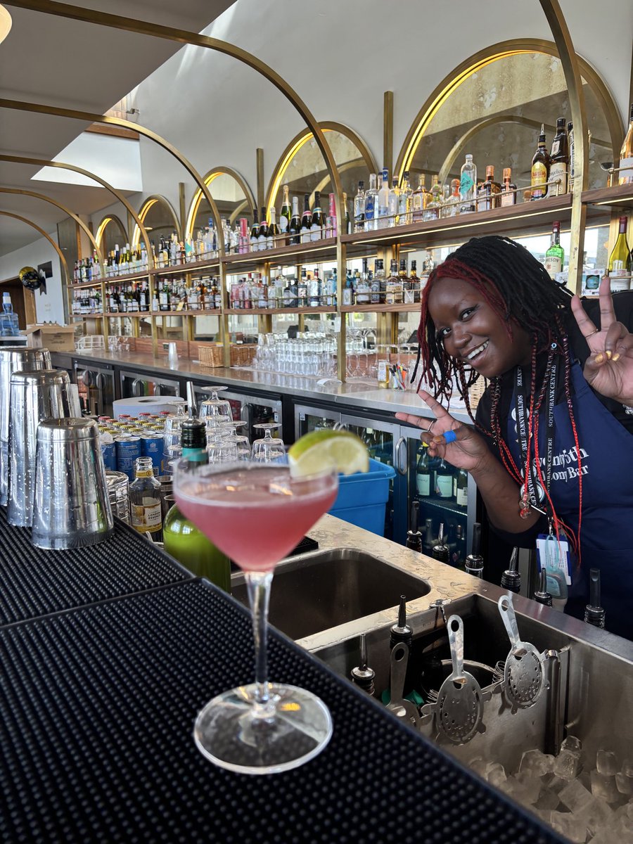 tanishkabhonsle's tweet photo. Wanna host an @OfflynLife cocktail night.
I’ve got bartending experience, so let’s make one each.

You leave with a drink you made yourself, and you’ll actually make at every future house party.

what say Bangalore? https://t.co/sLDDD6qJkR