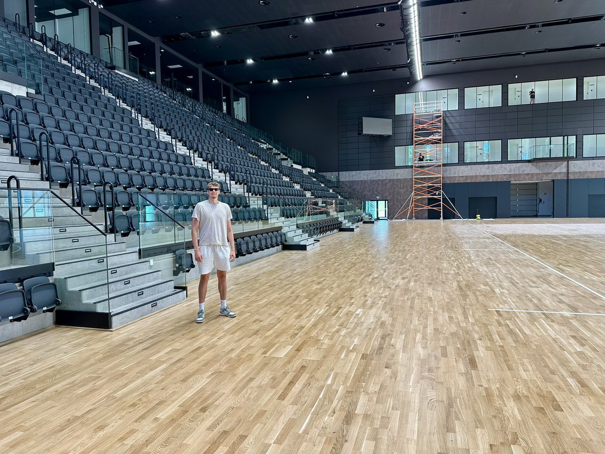 matys_t's tweet photo. Wraz z inż. Piotrem Wińkowskim wizytowaliśmy dzisiaj nowy Szczeciński Dom Sportu, który wkrótce ma być areną Kinga Szczecin w @PLKpl 🔎📐 https://t.co/4CkEz6RUM7