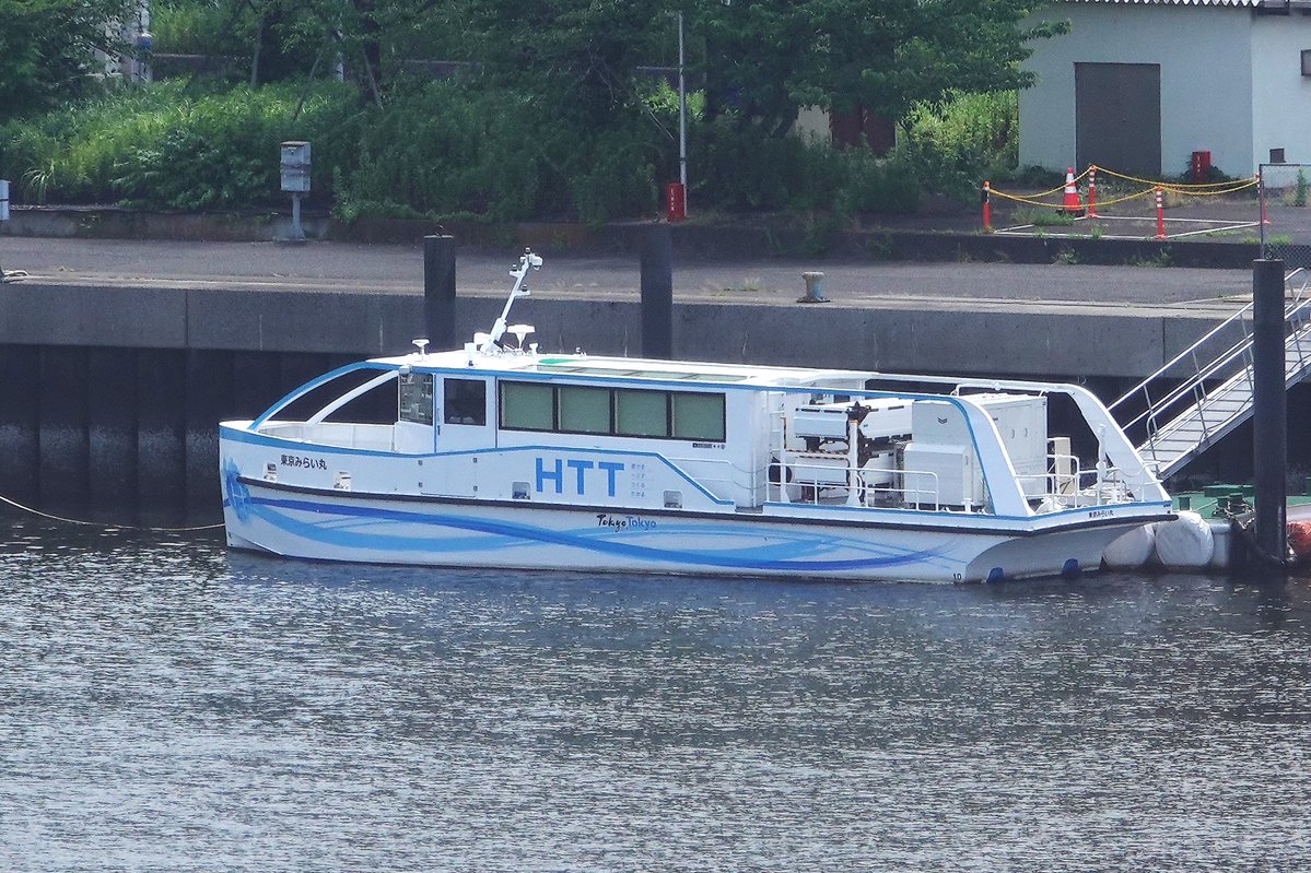 SkyCruiser221's tweet photo. 6月6日に東京港で撮りました東京都港湾局の新鋭船「東京みらい丸」。水素燃料電池＋リチウムイオン電池をエネルギーとする電気モーター駆動で、CO2を排出しない環境配慮型。港湾局の業務艇として使用されるようです。芝浦に係留されていました。＃東京港 https://t.co/NKgqF9wJRi