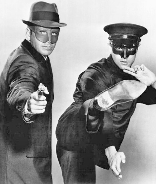 CasaPolimata's tweet photo. Y por último, la versión más conocida de 1966-1967.
🟢 Van Williams como Britt Reid (Avispón Verde), apuesto y millonario editor del periódico The Daily Sentinel.
🟢 Bruce Lee como el icónico Kato.
#40s
#40smovies
#60s
#60sseries
#TheGreenHornet https://t.co/tIWBXrtRVk
