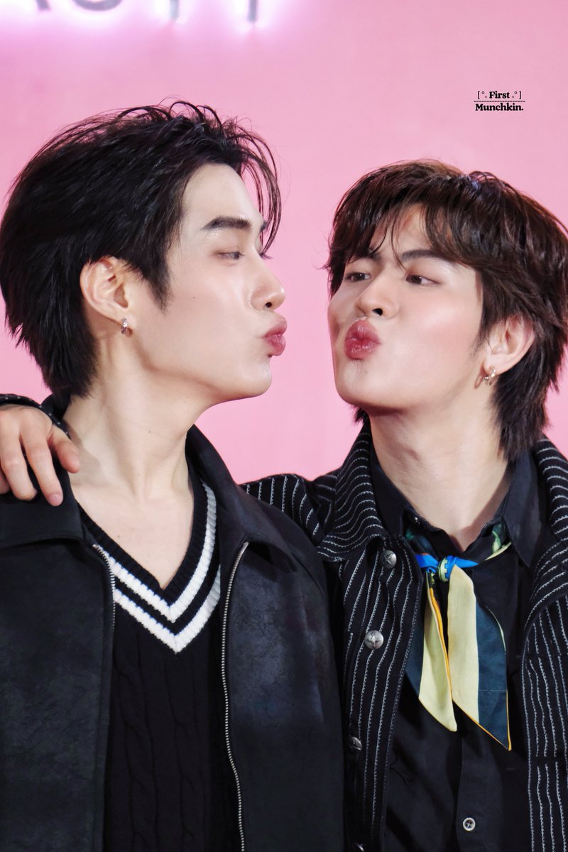1stmunchk's tweet photo. 📸 : 𝟯𝟬 •𝟬𝟲•𝟮𝟲 | 𝐂𝗲𝗻𝘁𝗿𝗮𝗹 𝗪𝗲𝘀𝘁𝗴𝗮𝘁𝗲
🐰: #Firstone  #TLE_mtm

• ค้าบบอ้วมมค้าบบ 😳😍

MISE EN SCENE WITH TFO
☘︎ #MISEenSCENEwithTFO 
☘︎ #1stMunchkSnap https://t.co/k8w9rgGKvM