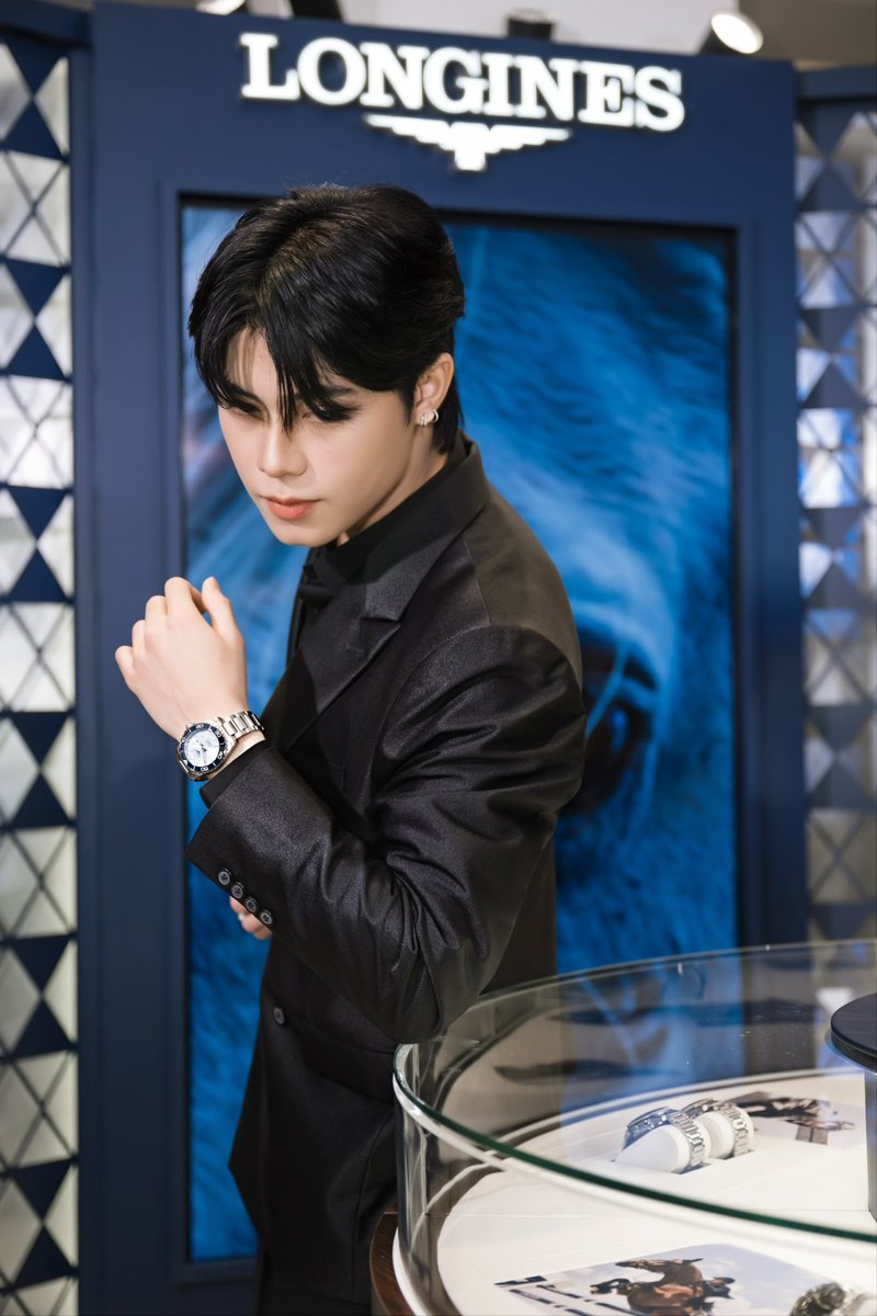 HeadquartesTH's tweet photo. Ohm Sarit (@_ohmsarit) and First Chalongrat (@firstfh5) as special guests of Longines Hydro Conquest new pop-up store at Central World. A celebration of precision, elegance, and the spirit of adventure. 

#OhmFirst 
#OhmSarit 
#First_Chalongrat https://t.co/AbfxDvoGYf