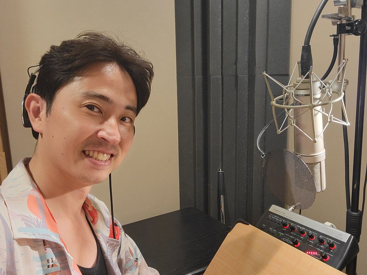 masaki_al's tweet photo. 本日はケイさんもとい
リブリードさんのスタジオで
特典音声の収録。

こちらの音声は
当日物販のブロマイドに付いてくる
QRから聴けちゃいます。
ぜひぜひチェックしてネ。

おつかれわし(*´-`)

#リブステ
#NowLording

チケット販売中
https://t.co/c7vsbp2xzo https://t.co/21kvp7RROC