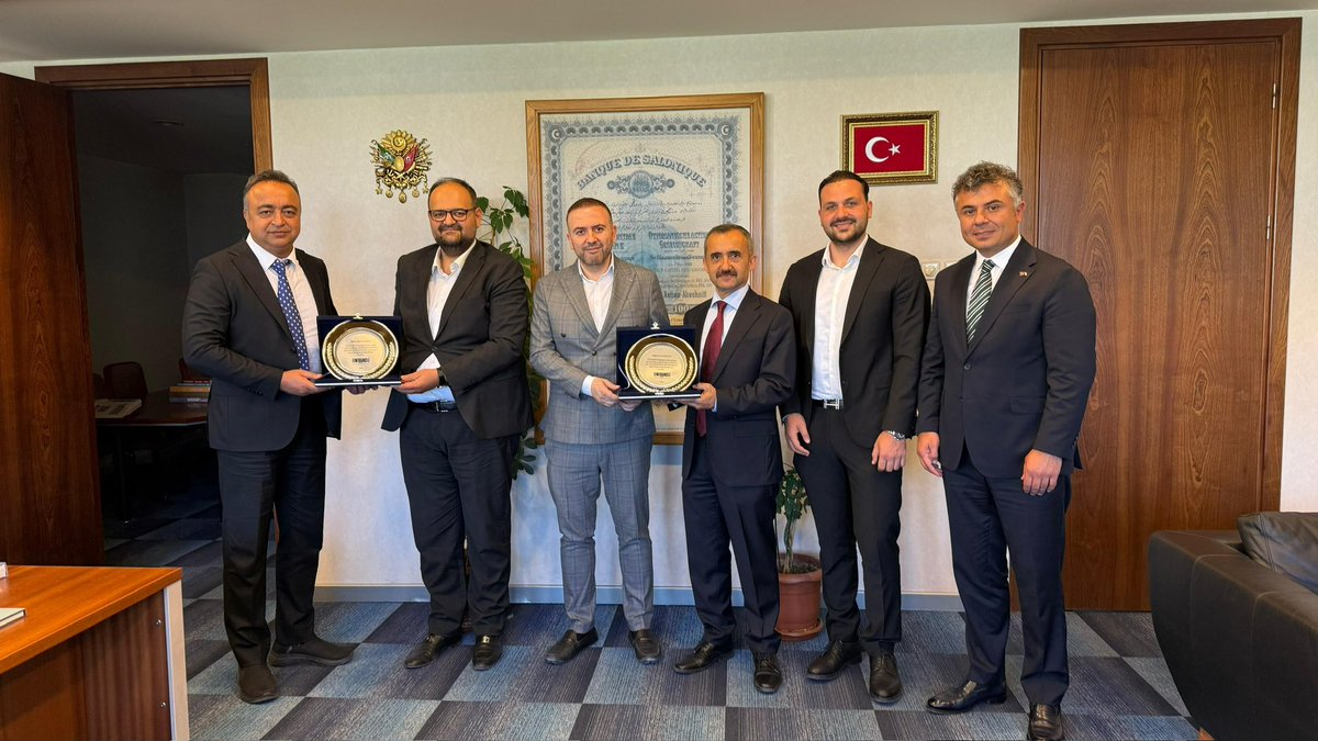 Febid2026's tweet photo. Sermaye Piyasası Kurulu İkinci Başkanı Sayın Ahmet Aksu, Sermaye Piyasası Kurulu Başkan Yardımcısı Sayın Uğur Yaylaönü ve Sermaye Piyasası Kurulu Başkan Danışmanı Sayın Kürşad Sait Babuçcu’yu ziyaret ettik.

Derneğimizin vizyonu ve hedefleri üzerine gerçekleştirdiğimiz görüşmenin ardından Sayın Ahmet Aksu, Sayın Uğur Yaylaönü ve Sayın Kürşad Sait Babuçcu derneğimize üye oldular.

Kendileriyle aynı çatı altında buluşmaktan memnuniyet duyuyoruz.